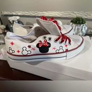 Minnie Mouse sneakers